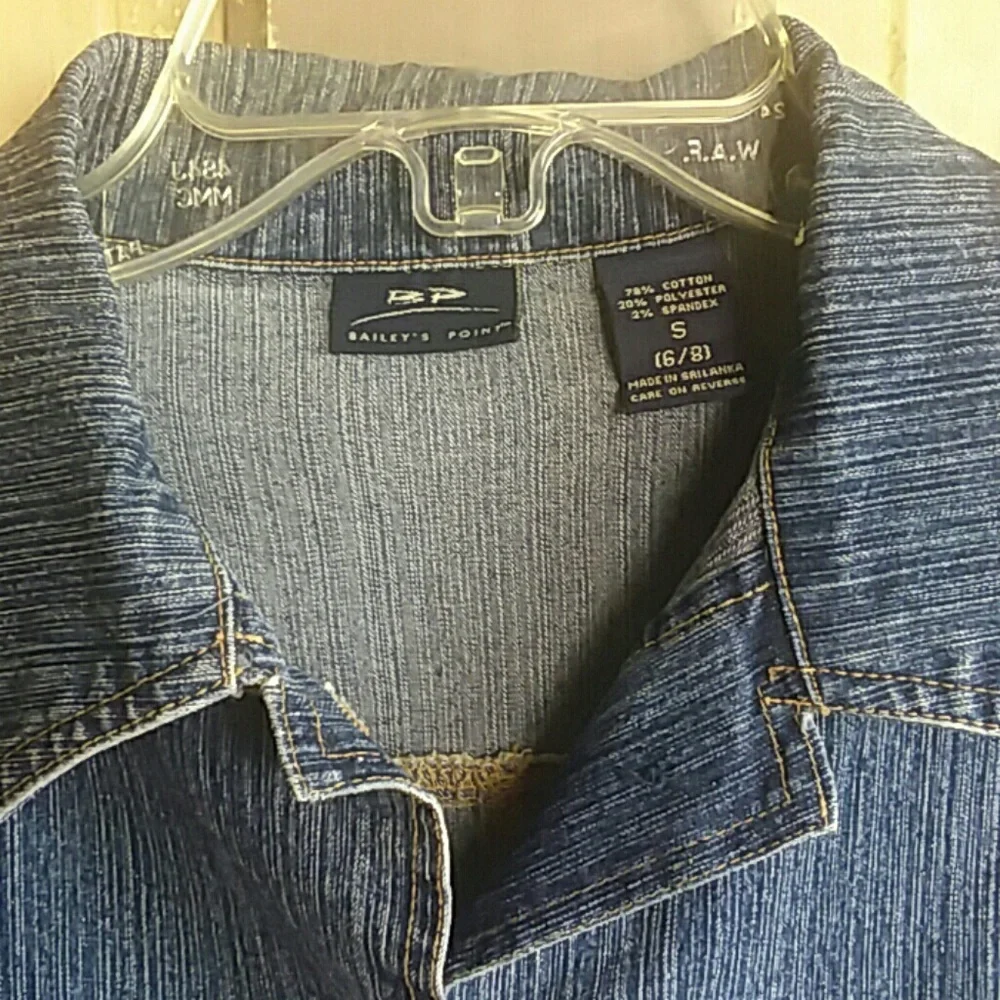 Bailey's Point Denim Jacket - Picture 3 of 8